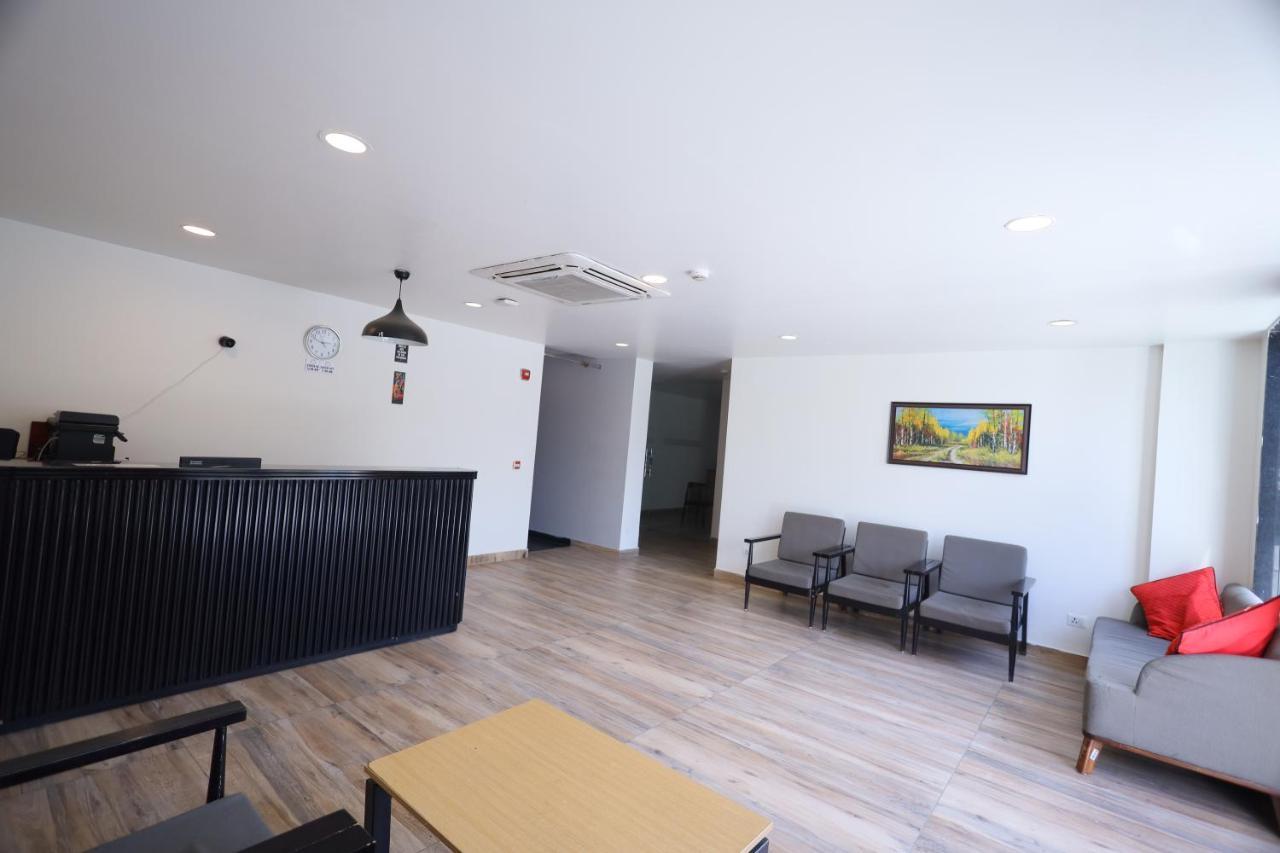 Hotel Wedlock Near Artemis Hospital Gurgaon Exterior photo